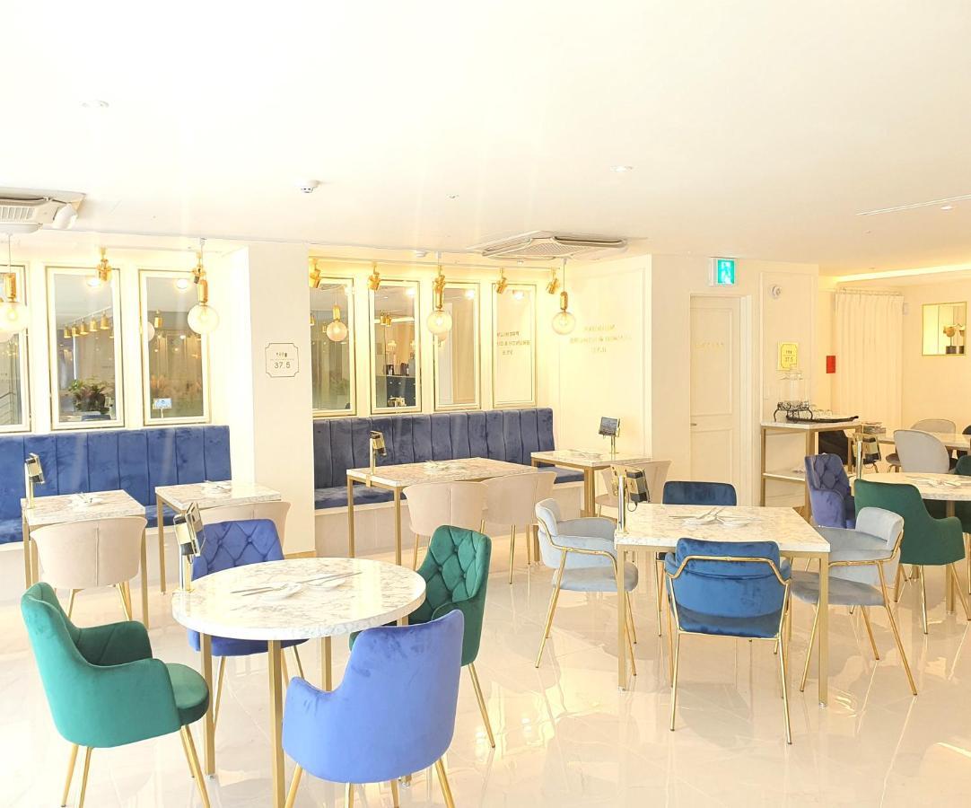 Days Hotel By Wyndham Seoul Myeongdong Zewnętrze zdjęcie