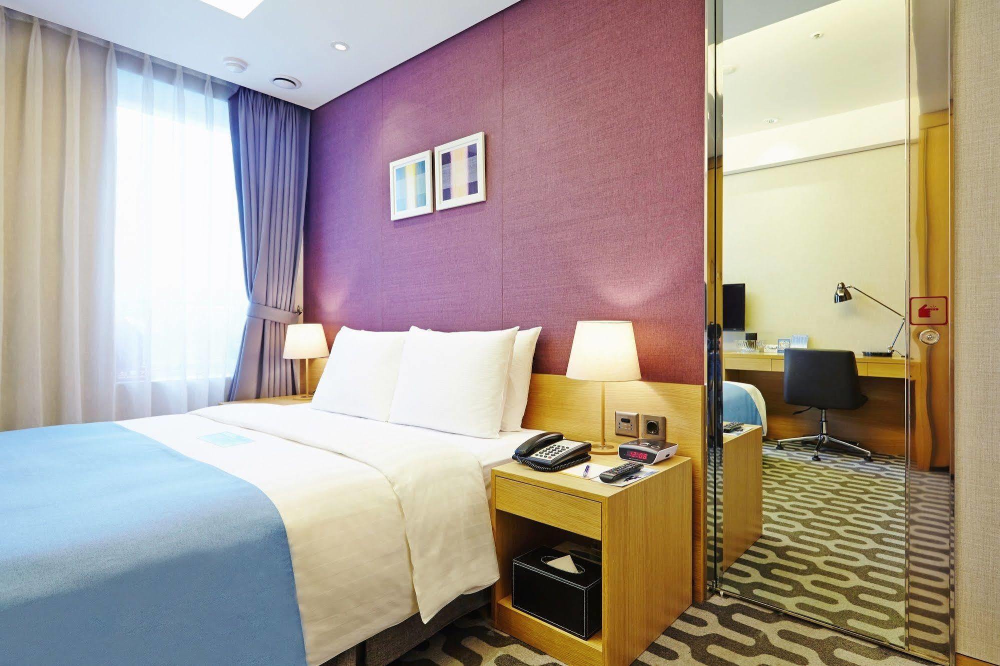 Days Hotel By Wyndham Seoul Myeongdong Zewnętrze zdjęcie