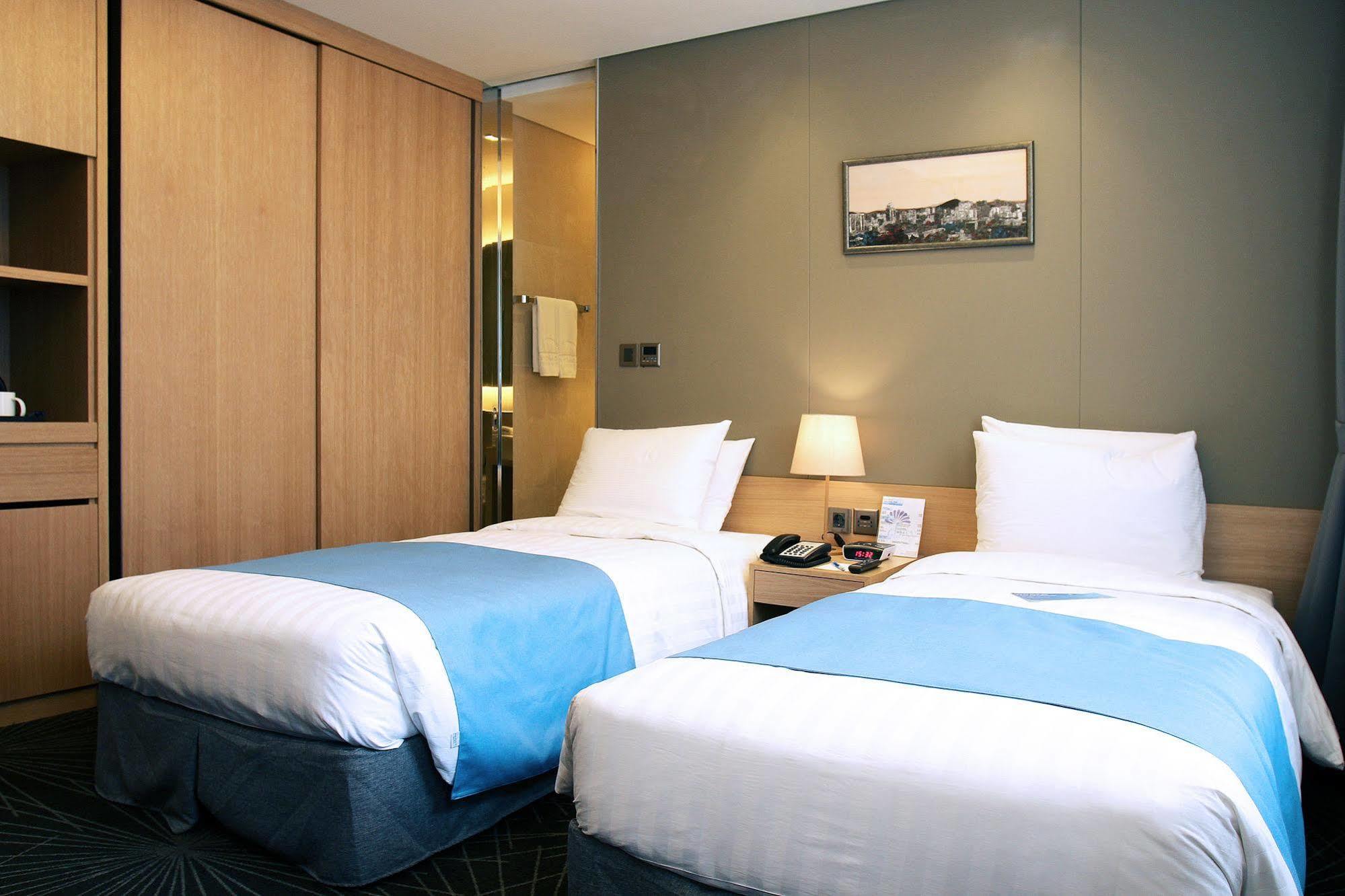 Days Hotel By Wyndham Seoul Myeongdong Zewnętrze zdjęcie