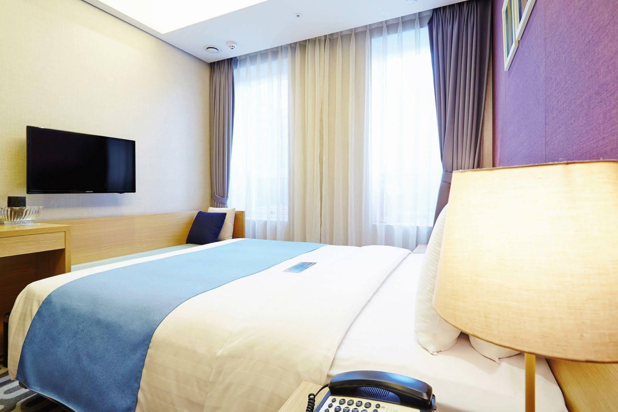 Days Hotel By Wyndham Seoul Myeongdong Zewnętrze zdjęcie