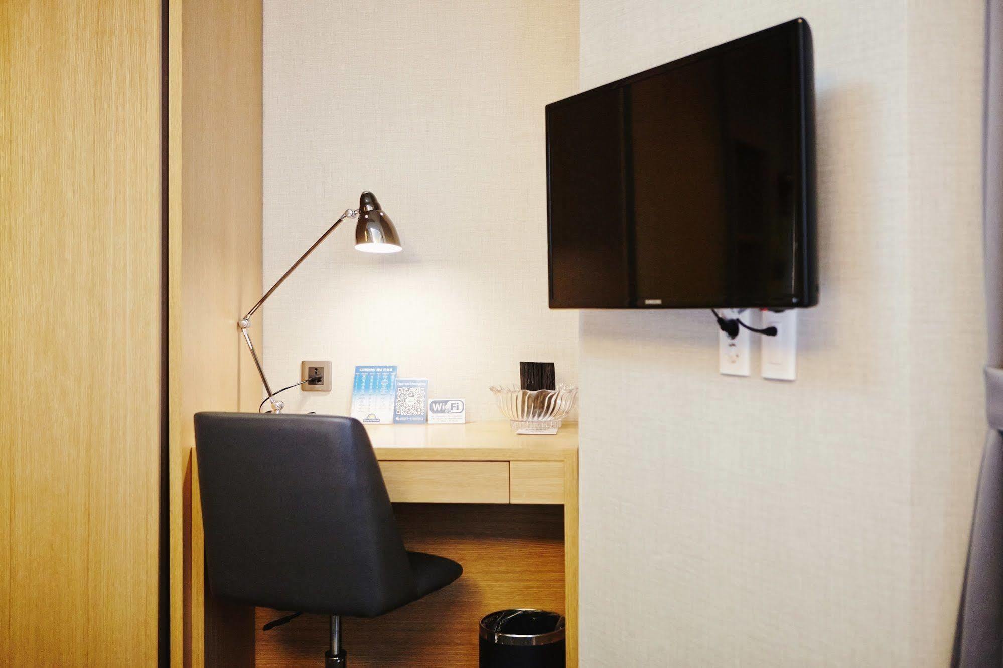 Days Hotel By Wyndham Seoul Myeongdong Zewnętrze zdjęcie